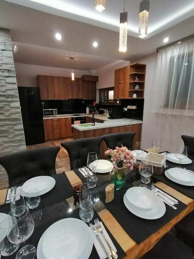 Къща За Гости Радост Guest House Radost Razlog Esterno foto