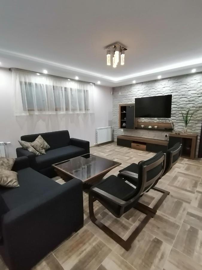 Къща За Гости Радост Guest House Radost Razlog Esterno foto